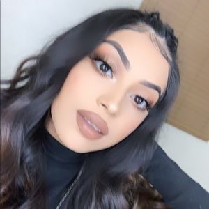 Meet your Posher, Anahi